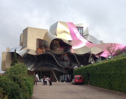 Bodegas Marqués de Riscal: catedral del vino y el diseño